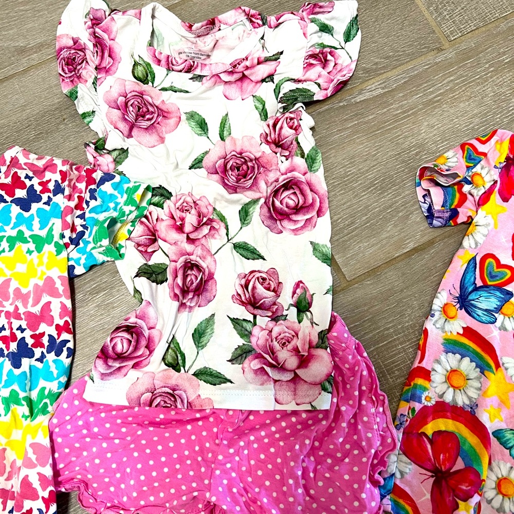 Posh peanut size 2T excellent condition (pink rose set)